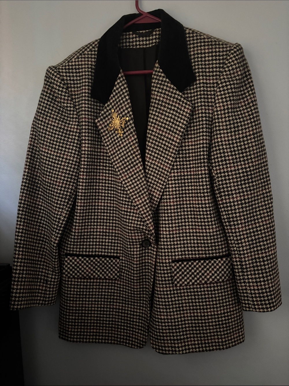 Houndstooth Wool-Blend Blazer with Black Velvet Collar
